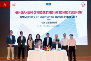 AIA Việt Nam trao nhiều cơ hội phát triển đến sinh viên UEH trong 3 năm tới