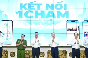 Các đại biểu tham dự lễ ra mắt "Ứng dụng Công dân số Thành phố Hồ Chí Minh". Ảnh: VIỆT DŨNG
