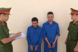 Triệt phá 2 nhóm cho vay lãi nặng đến 695%/năm