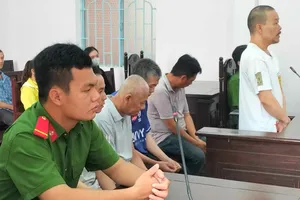 Nhóm đối tượng lừa bán thiên thạch giả với giá 250 triệu USD lãnh 38 năm tù