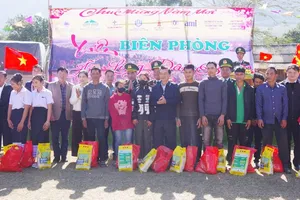 Lo tết người nghèo biên cương