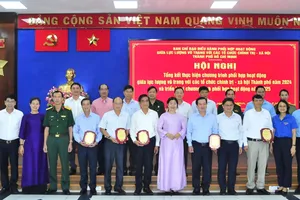 Phối hợp chặt chẽ hoạt động giữa lực lượng vũ trang với các tổ chức chính trị - xã hội