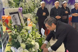 Đoàn đại biểu Ủy ban MTTQ Việt Nam TPHCM viếng Linh mục Phêrô Phan Khắc Từ