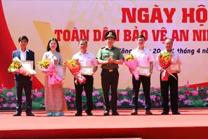 Thứ trưởng Bộ Công an Lê Văn Tuyến dự Ngày hội toàn dân bảo vệ an ninh Tổ quốc tại Đắk Nông