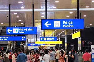 Ga metro Bến Thành tạm ngừng nhận khách cổng số 1 và 2