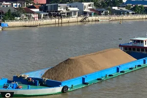 Nhiều tỉnh, thành vùng ĐBSCL có nhu cầu rất lớn về nguồn cát để làm vật liệu cho các dự án trọng điểm