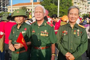 Đi giữa trời tự do