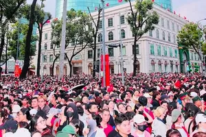 Nắng nóng gay gắt dịp nghỉ lễ, làm gì để trẻ không đổ bệnh? 