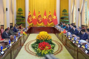 Chủ tịch nước Lương Cường và Tổng thống Sri Lanka hội đàm, ngày 5-5. Ảnh: ĐỖ TRUNG