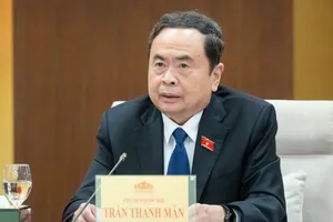 Chủ tịch Quốc hội Trần Thanh Mẫn, Chủ tịch Ủy ban Dự thảo sửa đổi, bổ sung một số điều của Hiến pháp năm 2013 chủ trì phiên họp