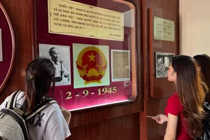 Truyền giữ tình yêu Bác