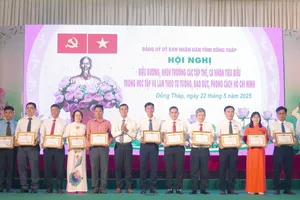 Đồng Tháp: Khen thưởng 20 tập thể, 128 cá nhân nhân tiêu biểu 