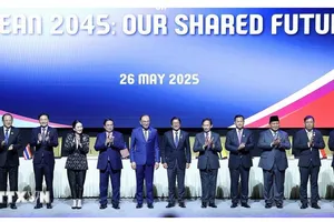 Thủ tướng Phạm Minh Chính cùng lãnh đạo các nước ASEAN và Timor-Leste tham dự Lễ ký kết Tuyên bố Kuala Lumpur “ASEAN 2045: Tương lai chung của chúng ta". Ảnh: TTXVN