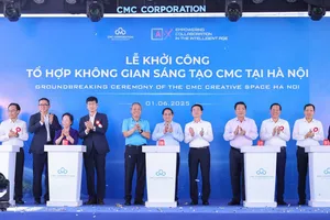 Thủ tướng Phạm Minh Chính và các đại biểu thực hiện nghi thức khởi công Tổ hợp Không gian sáng tạo CMC. Ảnh: Nhật Bắc