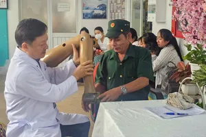 Hỗ trợ phương tiện trợ giúp, dụng cụ chỉnh hình cho người có công tại TPHCM