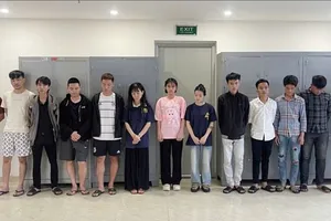 Bắt nhóm chuyên lừa đảo bằng hình thức mua hàng, đầu tư qua mạng