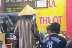 Nha Trang tái diễn tình trạng người lang thang xin ăn