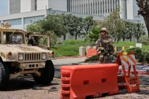 Mỹ: Thủy quân lục chiến lần đầu bắt giữ dân thường tại Los Angeles