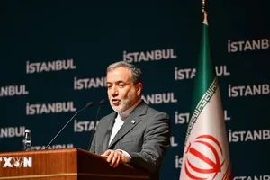 Ngoại trưởng Iran Abbas Araghchi phát biểu tại cuộc họp báo ở Istanbul, Thổ Nhĩ Kỳ, ngày 22-6-2025. Ảnh: THX/TTXVN