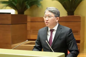 Bộ trưởng Tư pháp Nguyễn Hải Ninh giải trình tiếp thu dự thảo luật. Ảnh: QUANG PHÚC 