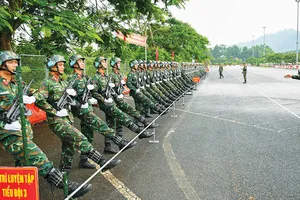 “Vượt nắng, thắng mưa” trên thao trường cho nhiệm vụ A80