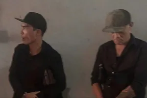 Tạm giữ hình sự 2 người rút súng đe dọa người khác ở đèo Đá Trắng