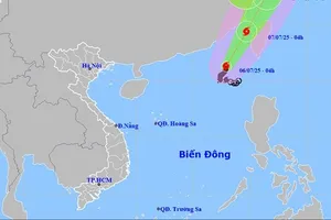 Bão số 2 trên Biển Đông di chuyển chậm, biển động dữ dội