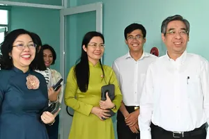 Đồng chí Nguyễn Phước Lộc khảo sát phường Hòa Hưng sau một tuần vận hành mô hình chính quyền địa phương 2 cấp