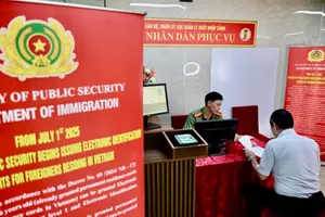 TPHCM: 2.234 người nước ngoài được cấp định danh điện tử