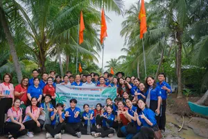 Tuổi trẻ TPHCM chung tay xây dựng nông thôn mới Vĩnh Long
