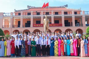 Đảng ủy UBND TPHCM họp mặt kỷ niệm 95 năm Ngày truyền thống ngành Tuyên giáo của Đảng