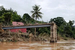 Cận cảnh những cầu treo ở Nghệ An bị cuốn trôi sau trận lũ lịch sử