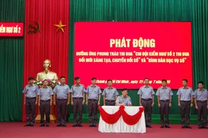 Chi đội Kiểm ngư số 2 phát động PTTĐ đổi mới sáng tạo, chuyển đổi số và Bình dân học vụ số. Ảnh: NGỌC CHUNG
