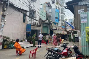 Nổ lớn tại công ty kính ở phường Tân Sơn Nhì (TPHCM)