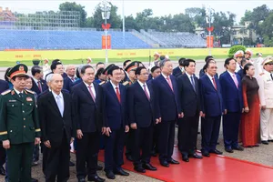 Lãnh đạo Đảng, Nhà nước vào Lăng viếng Chủ tịch Hồ Chí Minh và dâng hương tưởng niệm các Anh hùng liệt sĩ
