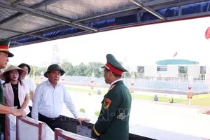 Thường trực Ban Bí thư Trần Cẩm Tú kiểm tra công tác chuẩn bị lễ kỷ niệm 80 năm Cách mạng Tháng Tám và Quốc khánh 2-9 tại khu vực Lăng Chủ tịch Hồ Chí Minh, Quảng trường Ba Đình. Ảnh: TTXVN