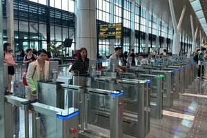 Sân bay Tân Sơn Nhất dự kiến đón 125.000 lượt khách/ngày dịp lễ 2-9