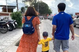 Cha mẹ xung đột: Nỗi đau thuộc về con