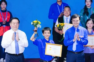 Nghị lực của chàng sinh viên khuyết tật