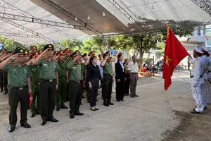 Trao bằng Tổ Quốc ghi công cho thân nhân liệt sĩ Nguyễn Đông Cánh