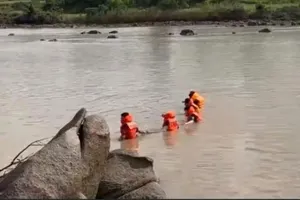 Ra sông tắm, hai em nhỏ bị nước cuốn, mất tích