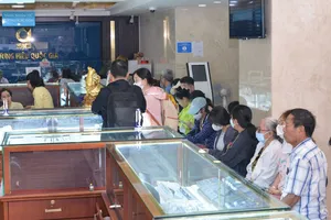 Doanh nghiệp tiếp tục tăng giá thu mua vàng miếng SJC