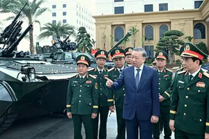 Đầu tư nghiên cứu, thiết kế, chế tạo những vũ khí hiện đại, có ý nghĩa chiến lược