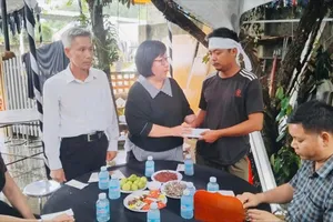 TPHCM: Thăm hỏi, chia sẻ mất mát với gia đình 3 mẹ con tử vong vì tai nạn