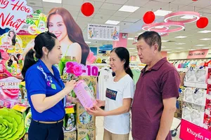 Giỏ quà tặng thiết kế độc đáo hấp dẫn người tiêu dùng tại siêu thị Co.opmart