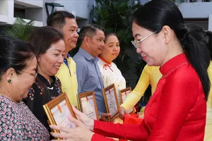 Ngày hội “Gia đình dân vận – kết nối yêu thương” chăm lo người dân khó khăn