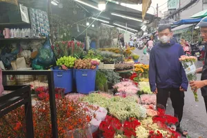 TPHCM: Thị trường hoa tươi trầm lắng dịp lễ 20-10