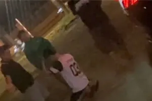 Đắk Lắk: Xử phạt người đàn ông đánh, bắt nam thanh niên quỳ giữa đường