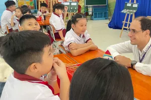 Bộ GD-ĐT đề nghị triển khai dạy học môn tiếng Anh bắt buộc từ lớp 1