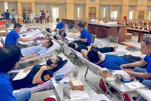 Hơn 250 người dân xã Long Điền (TPHCM) hiến máu tiếp sức ngành y tế